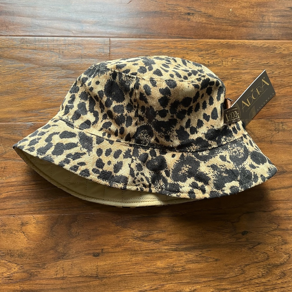 NWT Adora Reversible Bucket Hat Animal Print Quilted